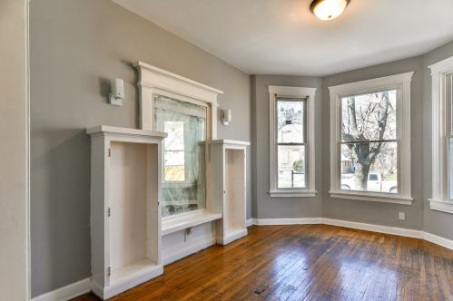 6719 Sangamon St, Chicago, IL 60621-1825