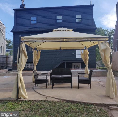 5020 Hanna Pl, Washington DC  20019-5818 exterior