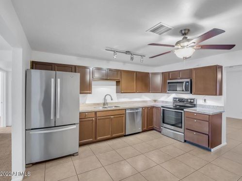 3417 Claire Dr, Phoenix AZ 85032-4932 exterior