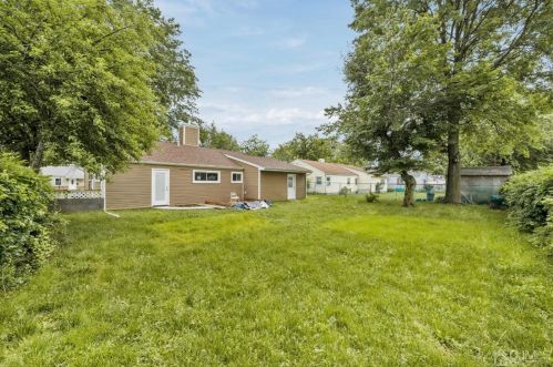 68 Winthrop Rd, Edison NJ 08817-3834 exterior