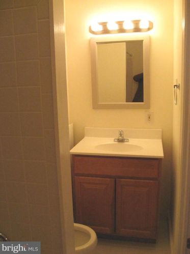 802 2nd St, Philadelphia PA 19122-3324 exterior