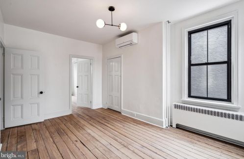 2426 Cedar St, Philadelphia PA  19125-3018 exterior