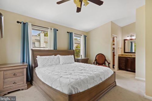 2 Sonata Ct, Silver Spring, MD 20901-5064