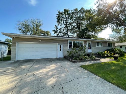 1095 Woodside Rd, Meskegon, MI 49441-4151