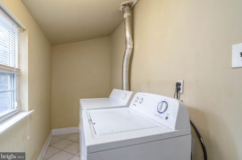 1310 17 St, Philadelphia PA 19121-5041 exterior