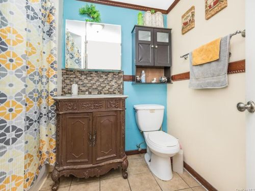 2224 Valentine Ave, Bronx NY 10458-7139 exterior