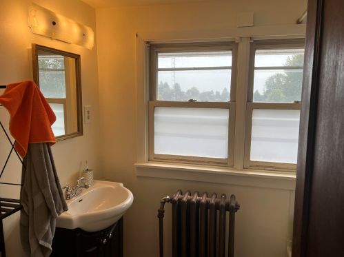 1607 Division St, Manitowoc WI 54220-5627 exterior