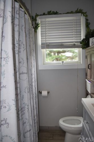 722 Donald Ave, Perth Amboy NJ 08861-2529 exterior