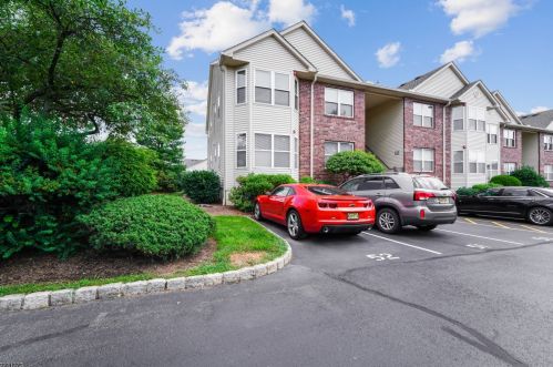 27 Joseph Dr, East Hanover NJ 07936-3579 exterior