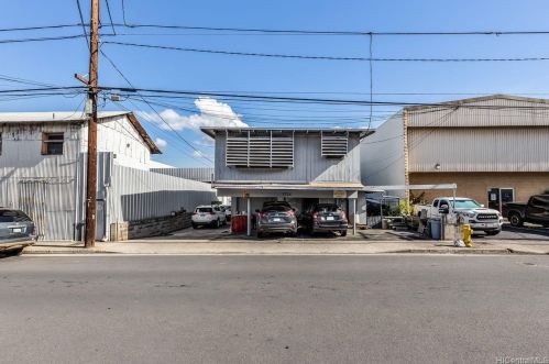1734 Kahai St, Honolulu HI 96819-3913 exterior