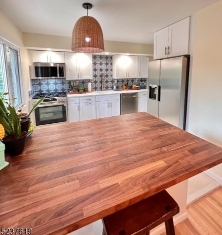 7 Heritage Dr, Green Brook NJ  08812-2308 exterior