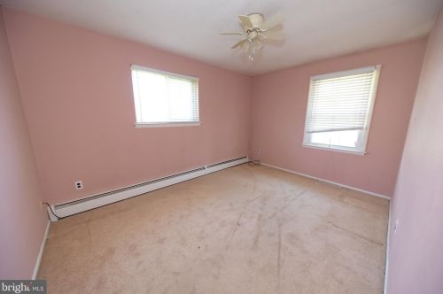 1523 Heather Pl, Pottstown PA exterior