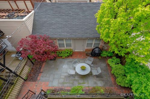 2252 Racine Ave, Chicago IL 60614-2110 exterior