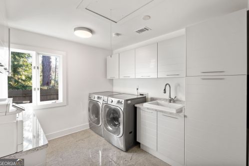 30 Chevaux Ct, Atlanta GA  30342-1944 exterior