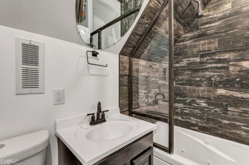 6749 Damen Ave, Chicago IL  60636-3204 exterior