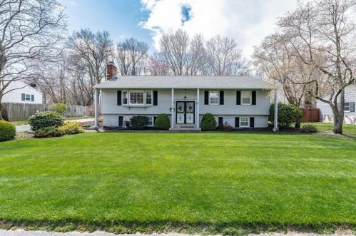 10 Montclair Dr, Enfield, CT 06082-3025