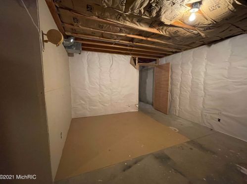 1531 Bender Rd, Middlevle MI 49333-9259 exterior