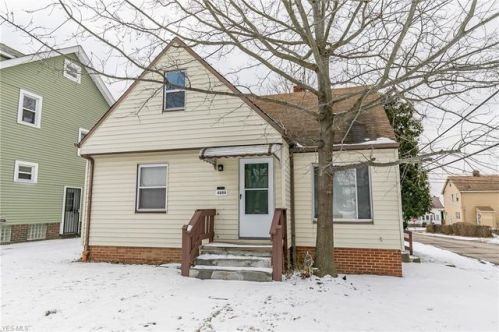 4888 85th St, Cleveland, OH 44125-2071