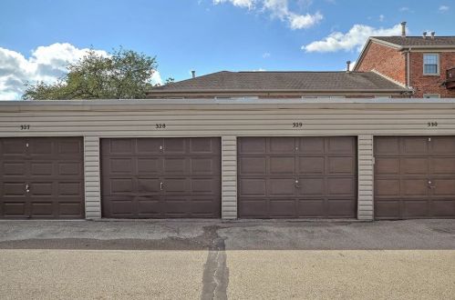 174 Jamestown Dr, Pittsburgh PA 15216-1021 exterior