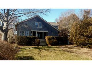 22 Coulter Dr, Jamestown, RI 02835-1616