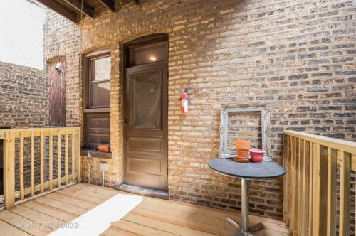 1329 Addison St, Chicago IL 60613-3703 exterior