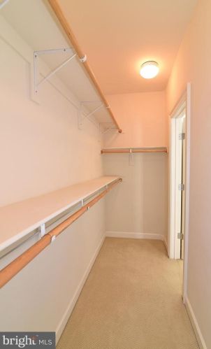 713 Carpenter Rd, Alexandria VA  22314-6227 exterior