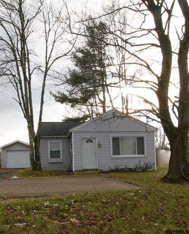 96 Morris Rd, Schenectady, NY 12304-4586