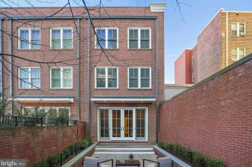 420 3rd St, Washington DC  20003-1930 exterior