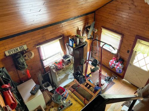 118 Ruddiman Dr, Meskegon MI 49445-3031 exterior