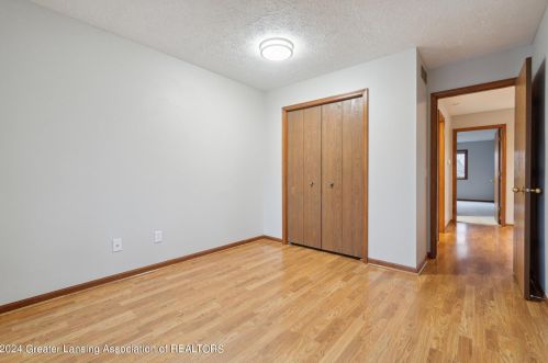 2442 Burcham Dr, East Lansing MI 48823-7246 exterior