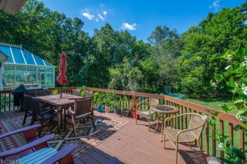 5 Cliffside Way, Andover NJ  07821-5042 exterior