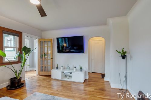 919 Leonard St, Grand Rapids MI 49504-4153 exterior