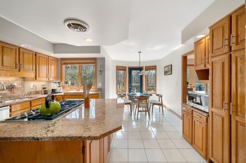 2365 Westgate Dr, Pittsburgh, PA 15237-1623