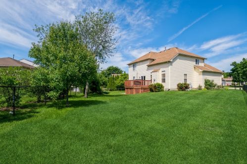 2709 Hayley Ct, Waukegan IL 60085-4932 exterior