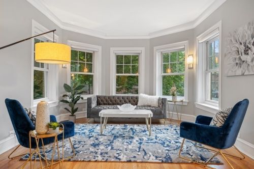 552 Brompton Ave, Chicago, IL 60657-1881