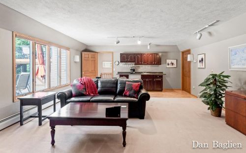 1069 Randall Rd, Meskegon MI 49441-4870 exterior