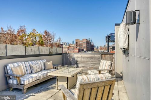 308 2nd St, Philadelphia PA 19133-0040 exterior