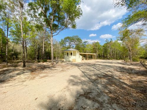 255 Holley King Rd, Defuniak Springs, FL 32433-7245