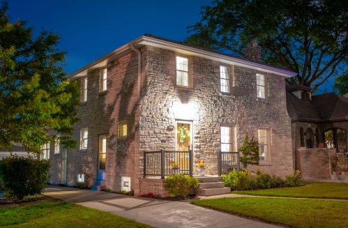 2815 Hartung Ave, Milwaukee, WI 53210-1341