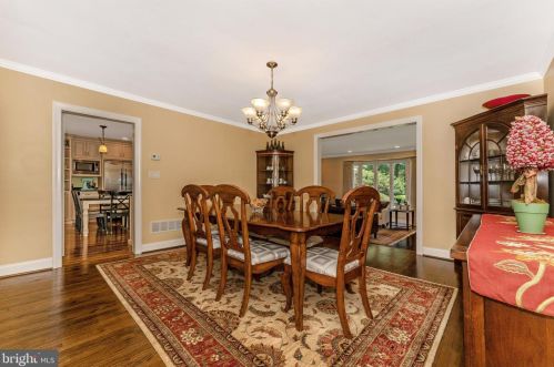 313 Colonial Dr, Media PA 19086-6003 exterior