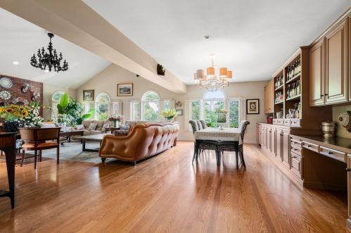 235 Warren St, Brookline MA 02445-5942 exterior