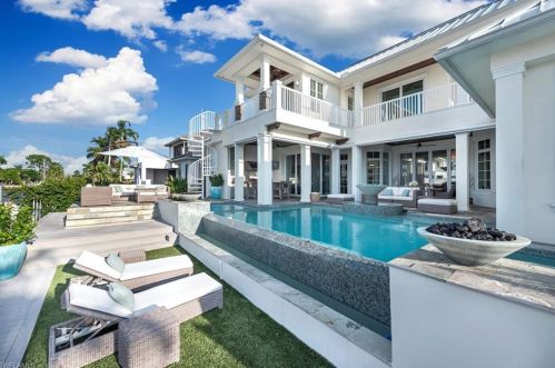 1325 Marlin Dr, Naples FL 34102-1530 exterior