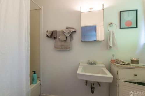 138 Hamilton St, New Brunswick NJ 08901-1806 exterior