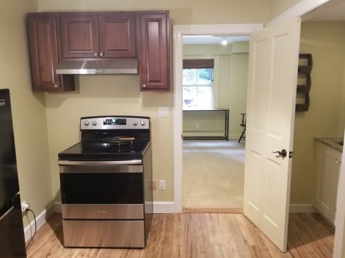 71 Monmouth St, Brookline, MA 02446-5603