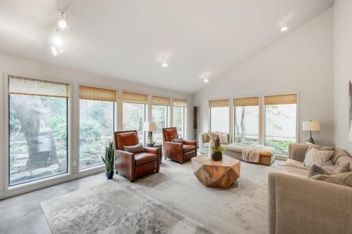 5642 Bent Tree Dr, Dallas TX 75248-2010 exterior