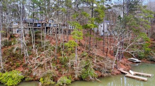 9615 Huntcliff Trce, Atlanta GA 30350-2615 exterior