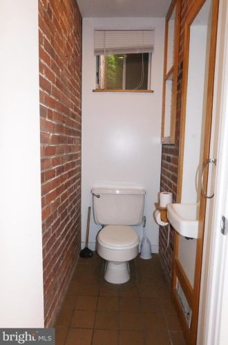 618 Kater St, Philadelphia PA 19147-1817 exterior