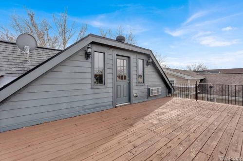 855 Bennaville Ave, Bham MI  48009-3668 exterior