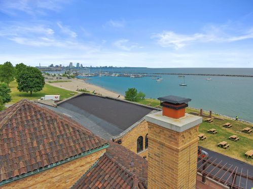 2867 Superior St, Milwaukee WI  53207-2550 exterior