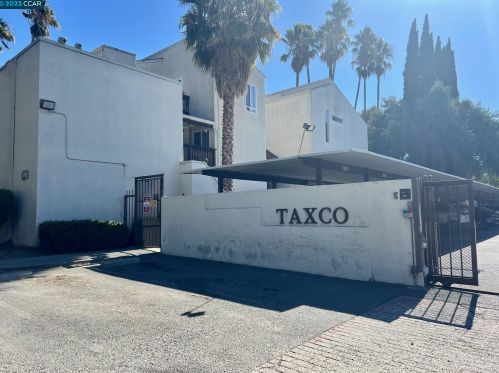 2800 Laguna Cir, Concord CA  94520-2945 exterior